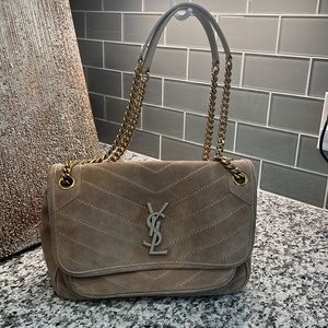 Saint Laurent Shoulder Bag, Niki Medium Chain Bag in Vintage Crinkled Leather.